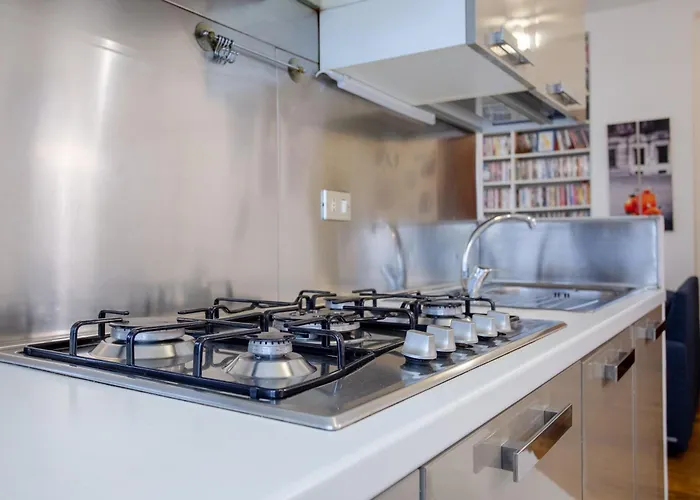 Comfortable In A Strategic Position Appartement
