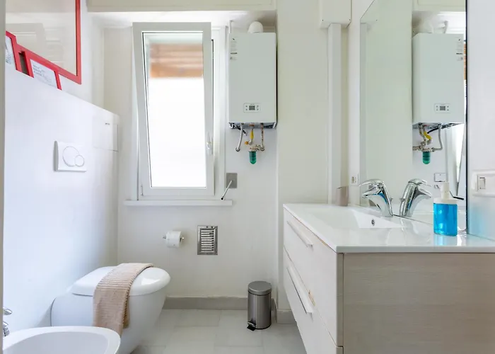 Comfortable In A Strategic Position Appartement
