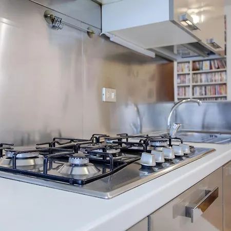 Comfortable In A Strategic Position Apartament