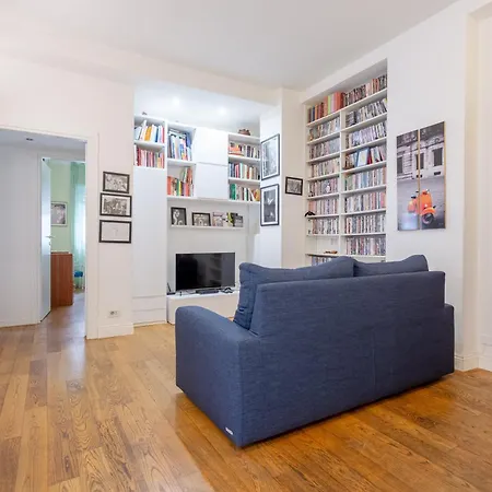 Comfortable In A Strategic Position Apartament *