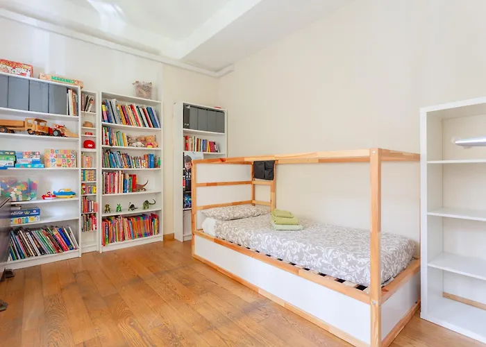 Comfortable In A Strategic Position Apartment
